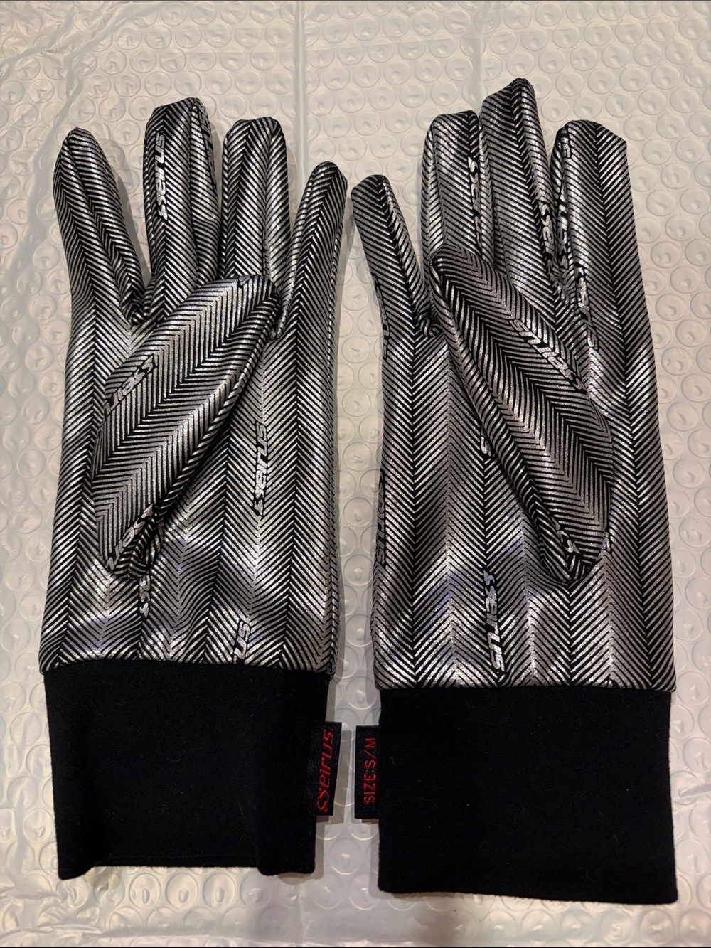 NEW Unisex Seirus Heatwave Gloves Glove Liners Small Medium VERY WARM NWOT